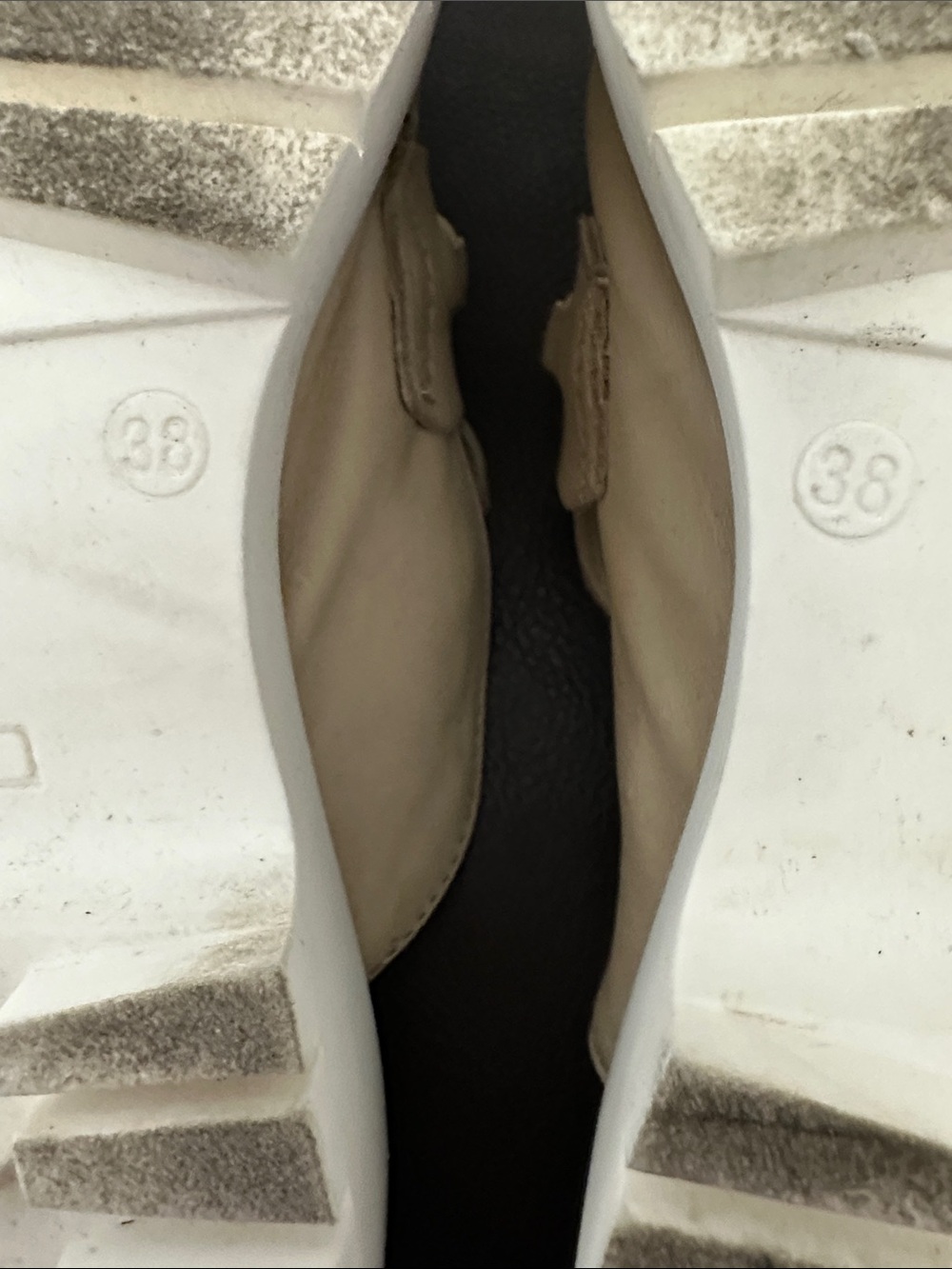 Sz 38⭐️Like New Miz Mooz Vann Cream Leather Chunky Mules. Fits Larger. See Pics - Picture 12 of 12